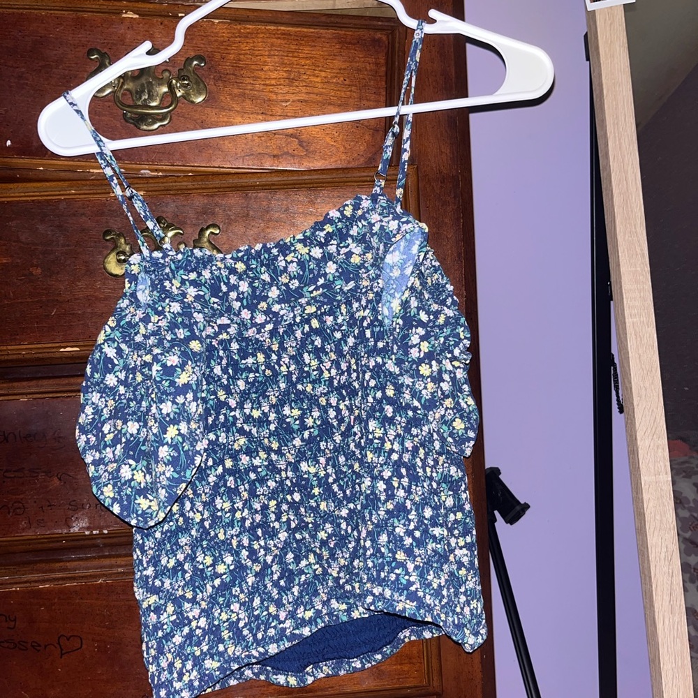 Abercrombie kids cold shoulder top!